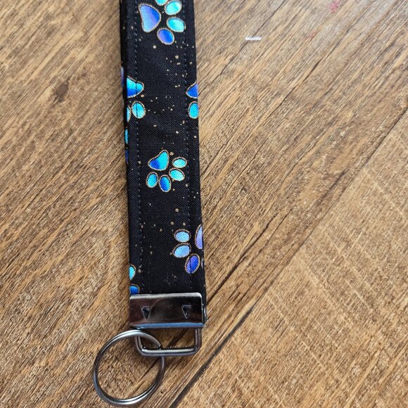 Crafty & Posh Cosmo Dog Paw Print Handmade Key Wristlet - Picture 3 of 3